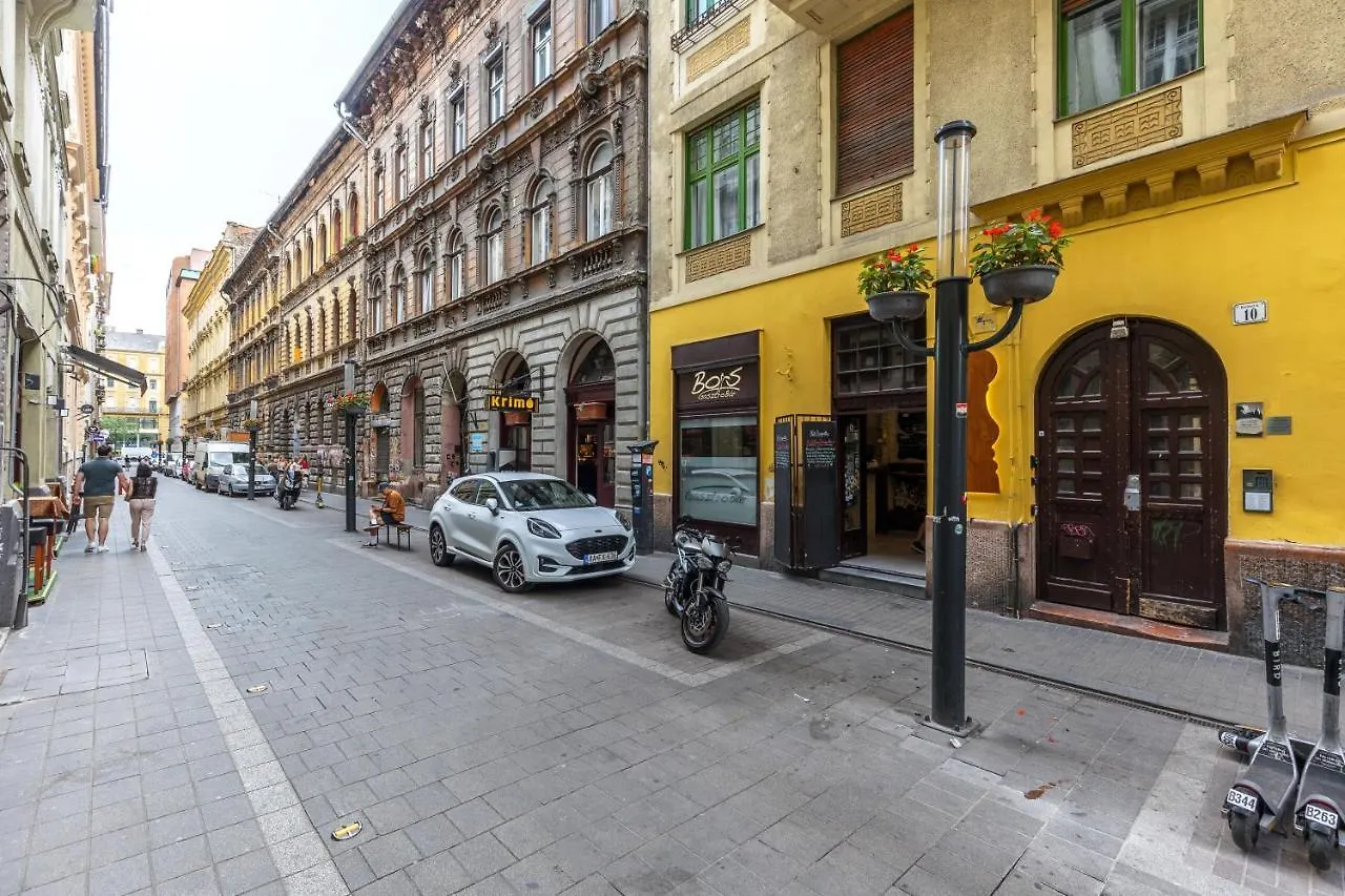 Kazinczy 10 Apartment With 3 Bedrooms Budapest Hungary